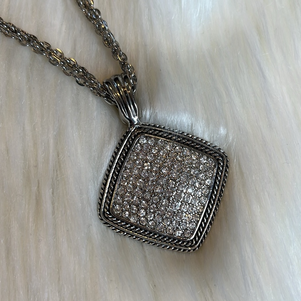 Dual sided statement necklace - Picture 5 of 9
